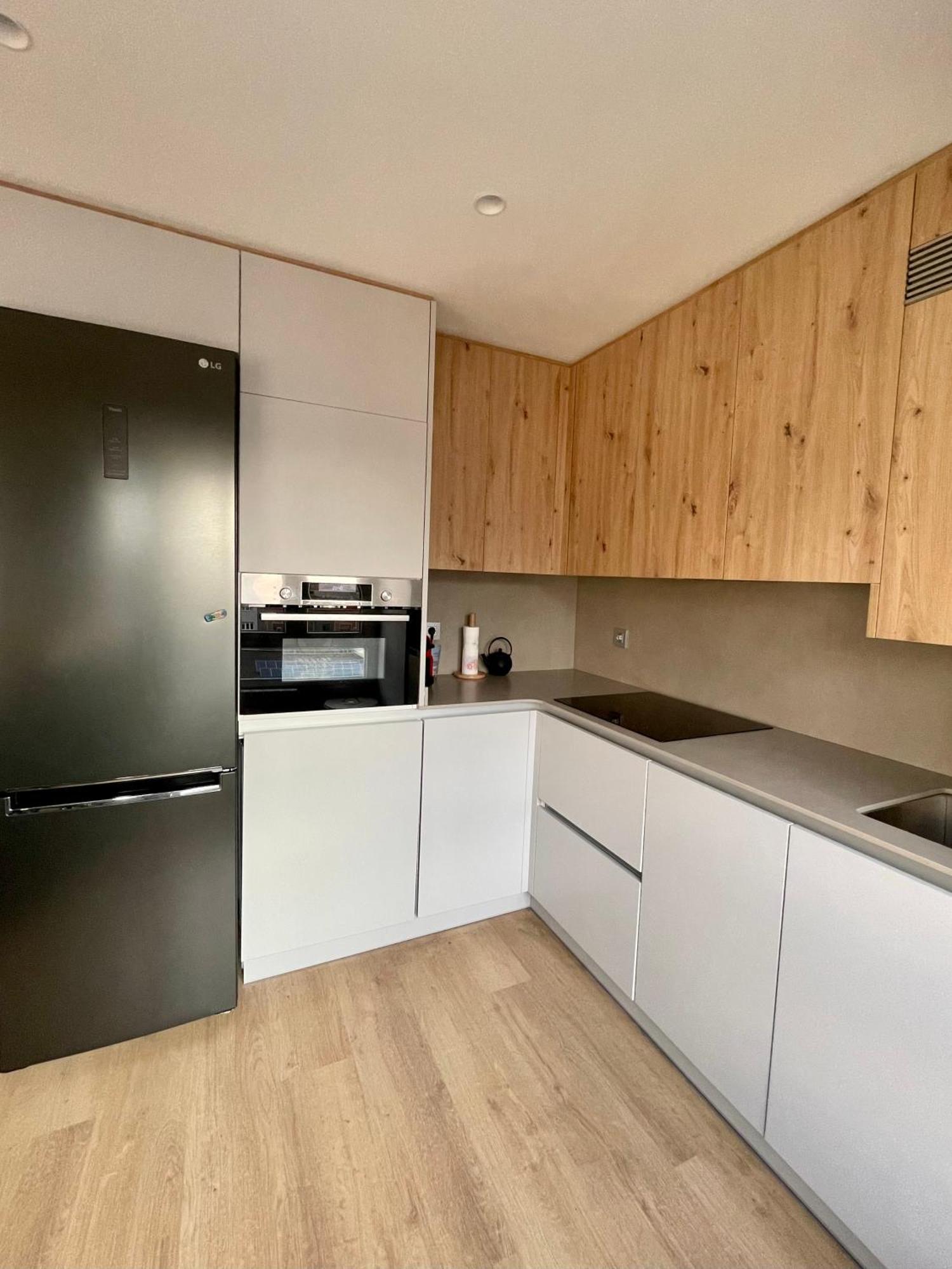 Piso De 2 Habitaciones En Centro, Zona Muy Tranquila Con Playa A 2 Min Andando Хихон Экстерьер фото